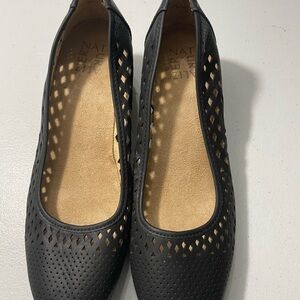 Naturalizer Women's Perforated Black Flats Size 8.5M SB-AN